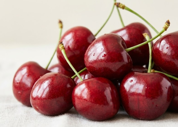 Cherry nhập khẩu Mỹ và Úc với màu đỏ sẫm, trái to, vỏ căng bóng